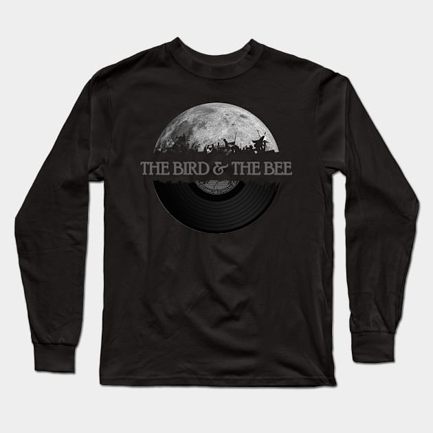 the bird and the bee moon vinyl Long Sleeve T-Shirt by hany moon